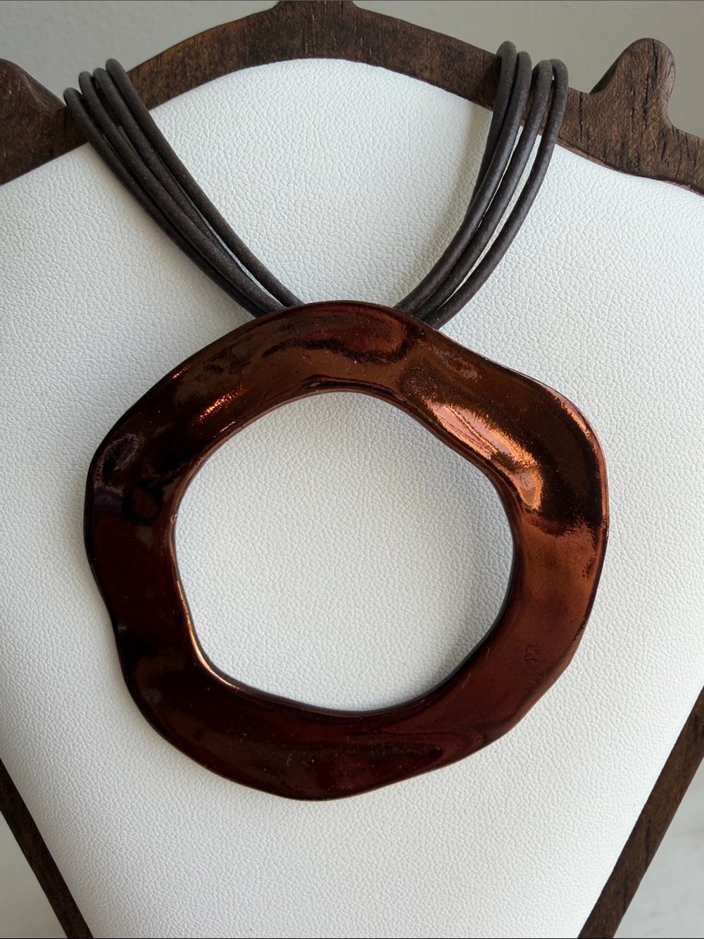 Chico’s Art Deco Dark Copper Circle Pendant Necklace- Vintage - Picture 2 of 9
